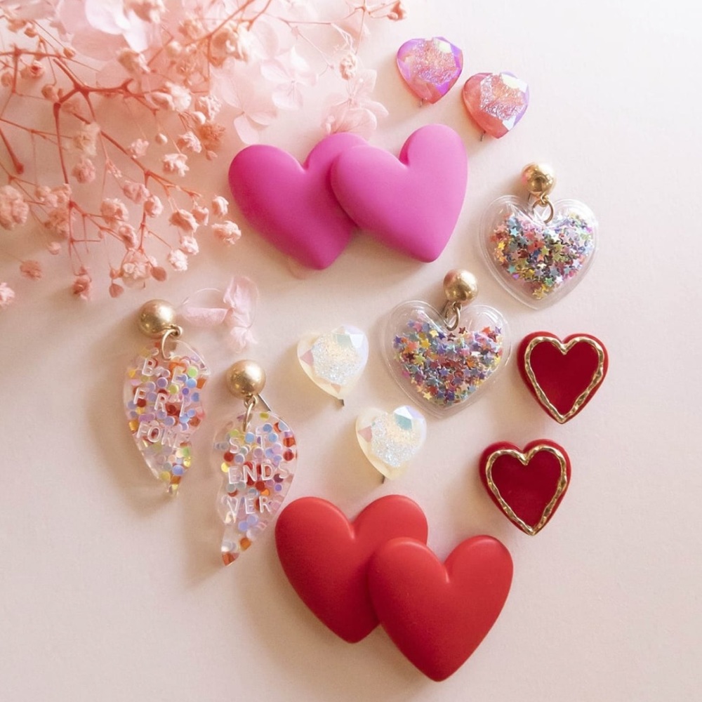 NWT Boutique Heart Retro Valentine’s Statement Stud Earrings Red